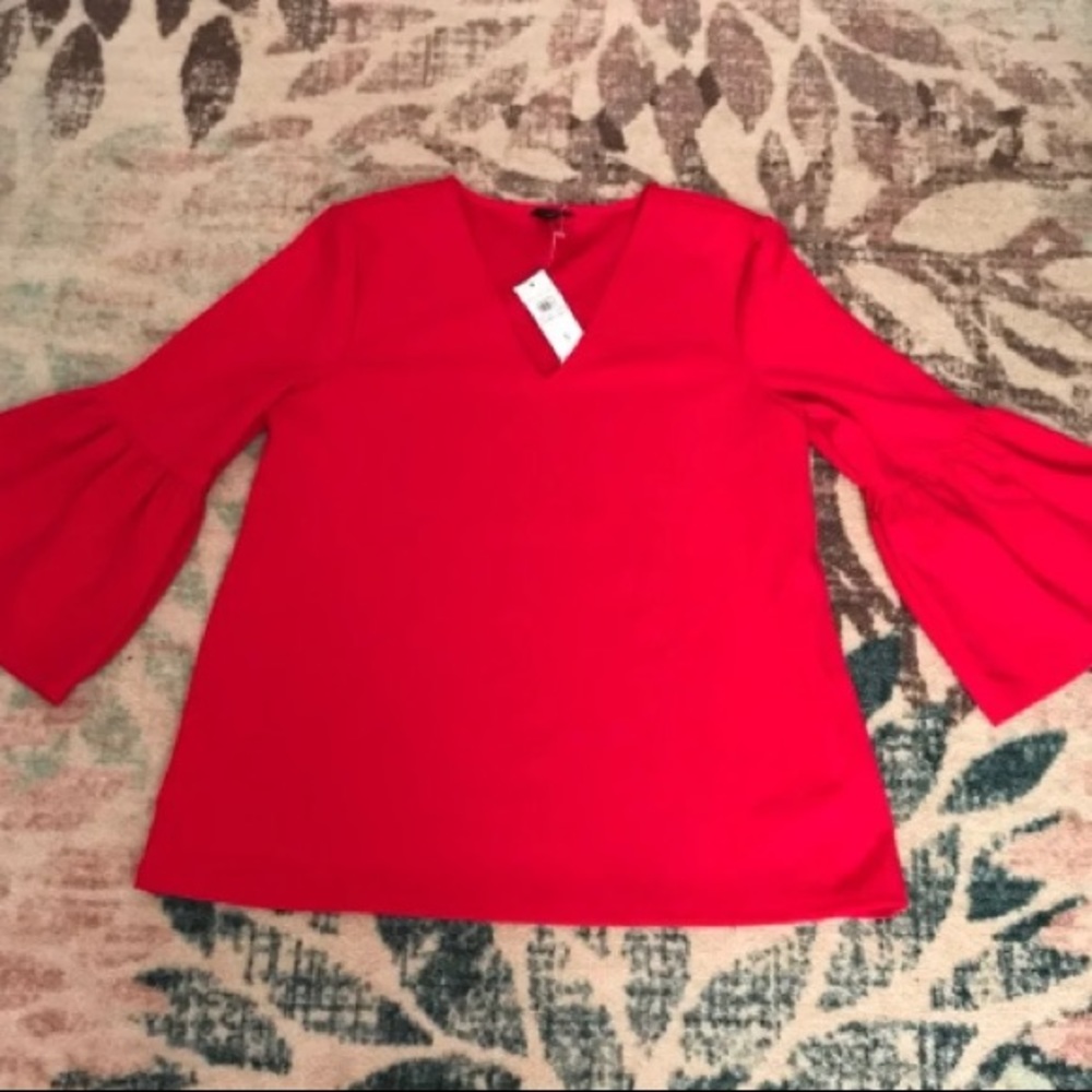 Ann Taylor NWT V Neck red top